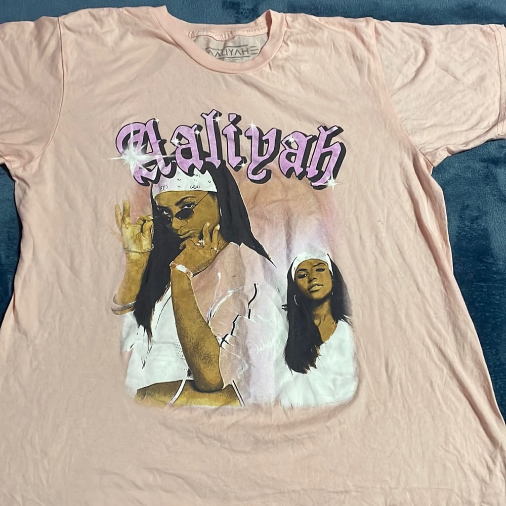 Graphic tee